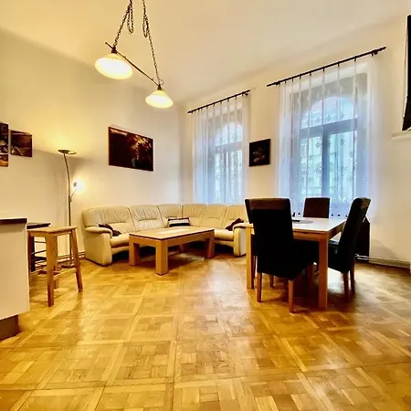 Daire Spacious Cozy In Centre Prag
