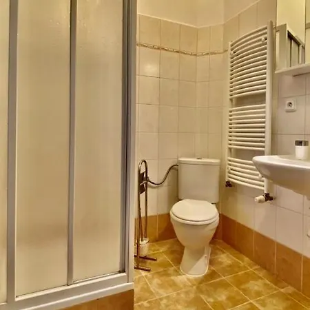 Spacious Cozy In Centre Prag
