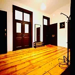 Spacious Cozy In Centre