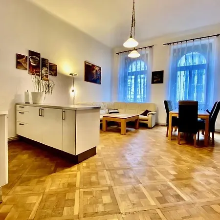 Spacious Cozy In Centre Prag