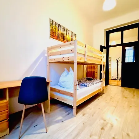 Spacious Cozy In Centre Apartment