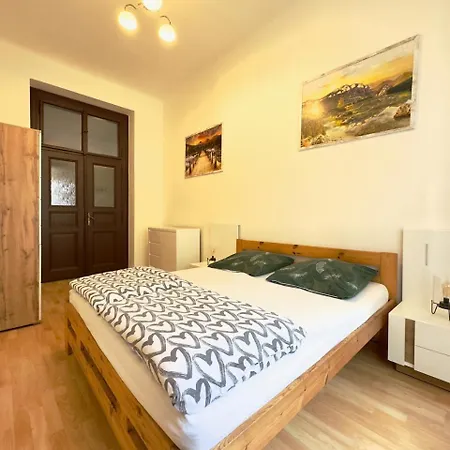 Spacious Cozy In Centre