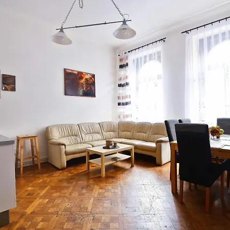 Spacious Cozy In Centre Πράγα