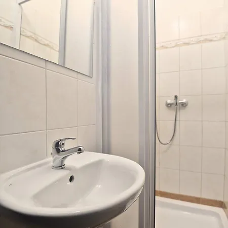 Апартаменты Spacious Cozy In Centre