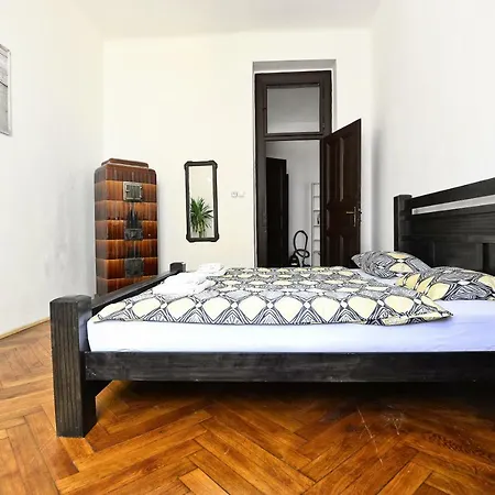 Spacious Cozy In Centre 아파트 프라하