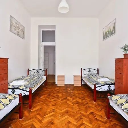 Апартаменты Spacious Cozy In Centre Прага