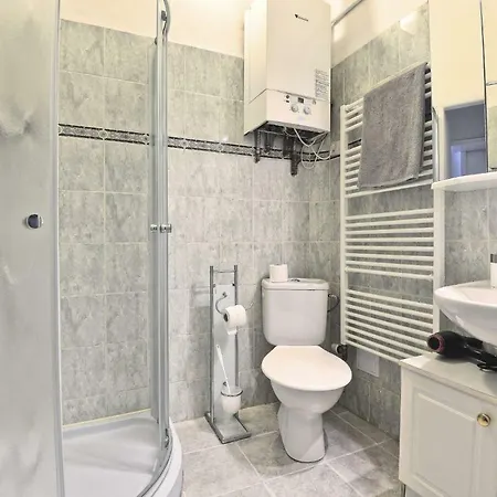 Spacious Cozy In Centre Διαμέρισμα