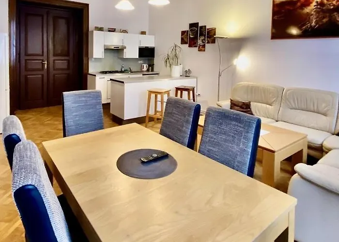 Spacious Cozy In Centre Διαμέρισμα