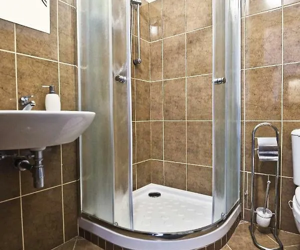 Spacious Cozy In Centre Apartment *