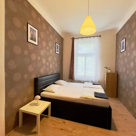 Appartement Spacious Cozy In Centre Praag